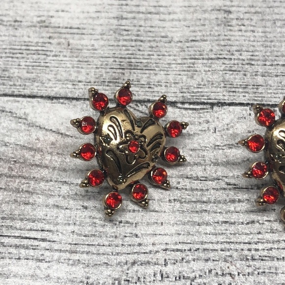 𝅺Betsey Johnson Rhinestone Heart Romantic Costume Statement Earrings Gold. - Picture 3 of 5